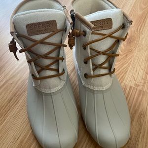 women’s sperry boots